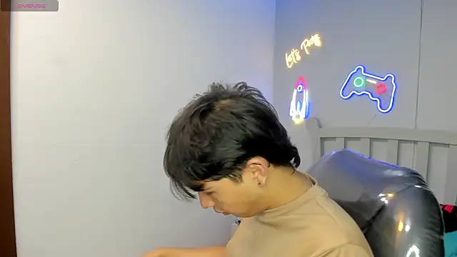 Snapshot of StiwenTwink chatting on November 5, 4:07 pm StiwenTwink online show from November 5, 4:07 pm