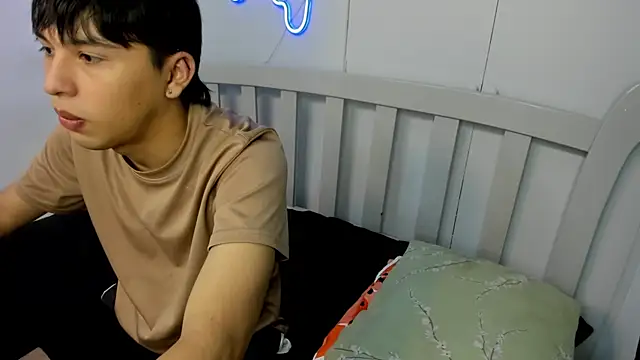 Snapshot of StiwenTwink chatting on November 27, 2:41 pm StiwenTwink online show from November 27, 2:41 pm