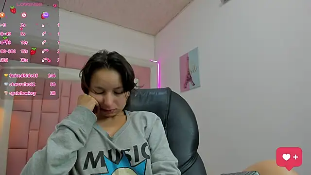 Klaret Toy online show from November 7, 12:49 pm