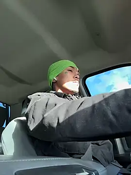 Snapshot of Loadedeggs chatting on October 14, 3:02 pm Loadedeggs online show from October 14, 3:02 pm