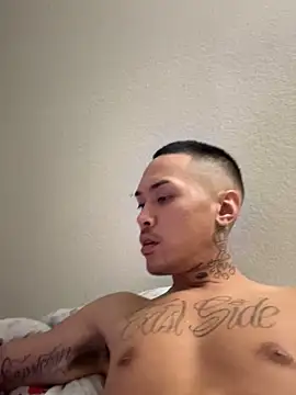 Snapshot of Loadedeggs chatting on October 24, 1:46 am Loadedeggs online show from October 24, 1:46 am