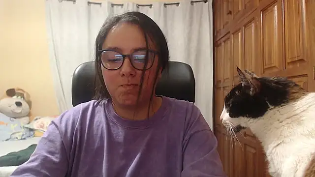 Venus cat  online show from April 8, 2:22 am