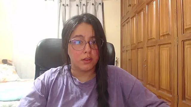 Snapshot of Venus_cat_ chatting on July 2, 3:34 am Venus cat online show from July 2, 3:34 am