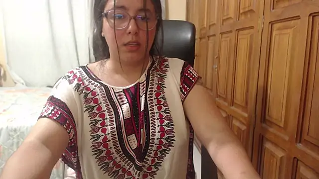 Snapshot of Venus_cat_ chatting on July 7, 6:47 am Venus cat online show from July 7, 6:47 am