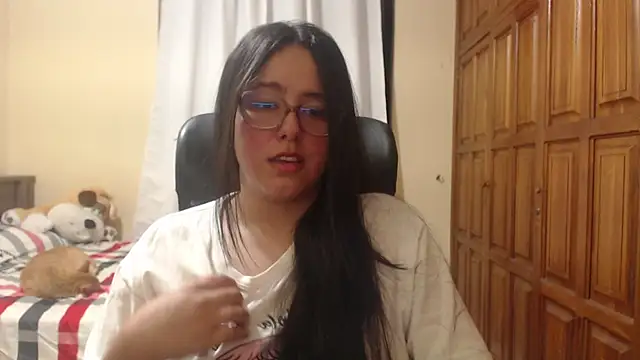 Snapshot of Venus_cat_ chatting on July 10, 3:33 am Venus cat online show from July 10, 3:33 am