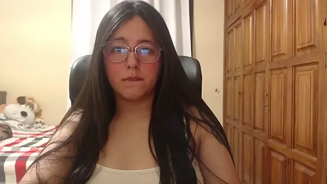 Snapshot of Venus_cat_ chatting on July 17, 5:36 am Venus cat online show from July 17, 5:36 am