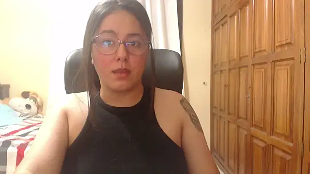 Snapshot of Venus_cat_ chatting on July 20, 12:36 am Venus cat online show from July 20, 12:36 am