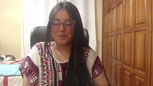 Snapshot of Venus_cat_ chatting on July 21, 7:32 am Venus cat online show from July 21, 7:32 am