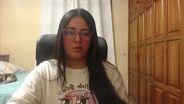 Snapshot of Venus_cat_ chatting on July 25, 1:36 am Venus cat online show from July 25, 1:36 am
