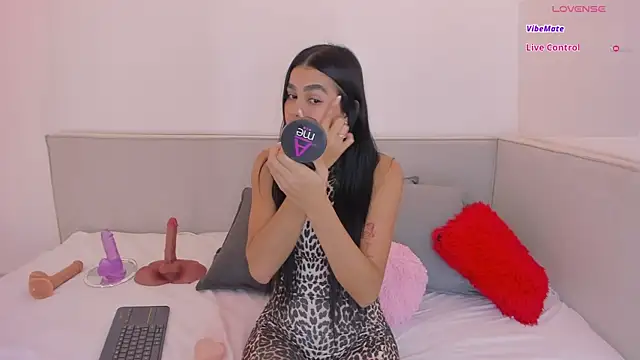 Snapshot of Samara_hale chatting on November 1, 3:19 am Samara hale online show from November 1, 3:19 am