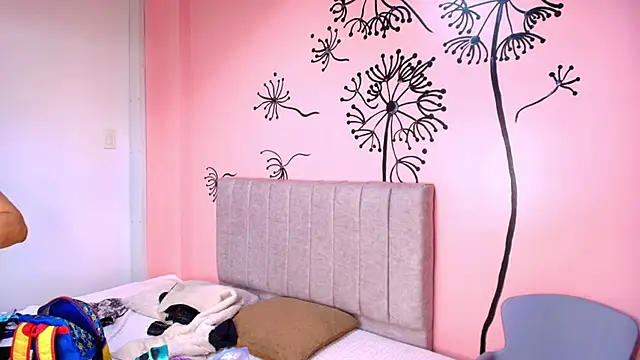 Snapshot of scarlet_milf_ chatting on October 9, 8:18 pm scarlet milf online show from October 9, 8:18 pm