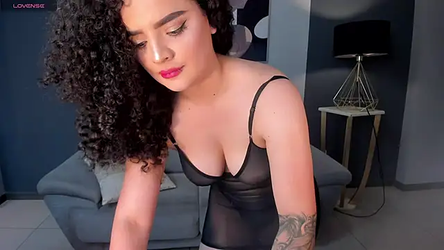 KylieJenkins online show from October 28, 3:58 pm