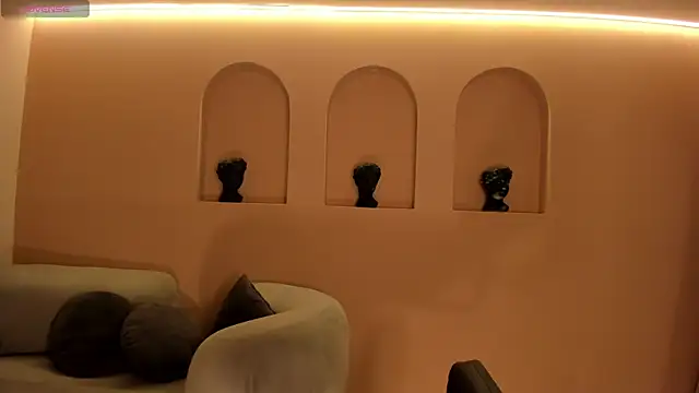 Snapshot of EmilyJohnsonX1 chatting on October 25, 3:25 am EmilyJohnsonX1 online show from October 25, 3:25 am