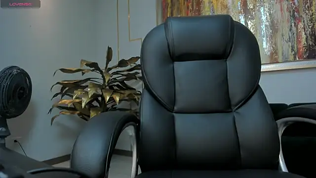 Snapshot of EmilyJohnsonX1 chatting on November 15, 3:48 am EmilyJohnsonX1 online show from November 15, 3:48 am