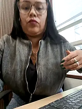 Italia 12 online show from November 13, 3:55 pm