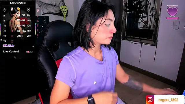 Snapshot of isaa_dl chatting on October 7, 10:29 pm isaa dl online show from October 7, 10:29 pm