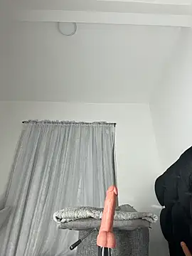 Snapshot of MerliaSsomer chatting on November 17, 12:22 pm MerliaSsomer online show from November 17, 12:22 pm