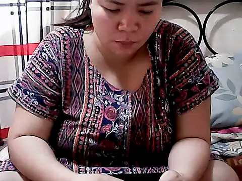 HornyPussie69 online show from April 4, 1:26 am