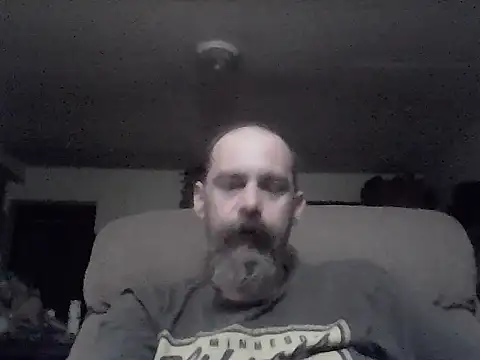 Snapshot of crazyheratic8 chatting on November 29, 2:36 am crazyheratic8 online show from November 29, 2:36 am