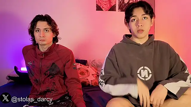 Snapshot of Darcy_and_Stolas chatting on April 27, 4:43 am Darcy and Stolas online show from April 27, 4:43 am