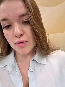 Snapshot of EmilyWhispers chatting on June 25, 5:06 pm EmilyWhispers online show from June 25, 5:06 pm
