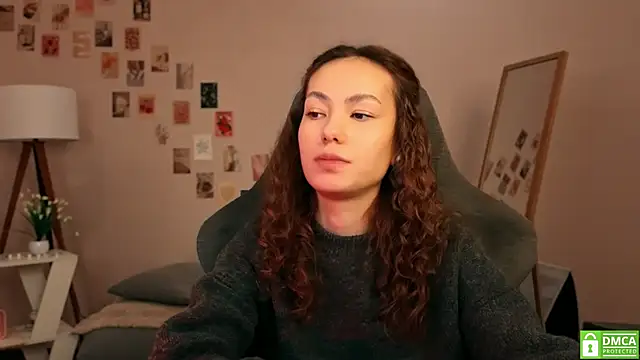 branchwithflowerss online show from November 13, 1:32 pm