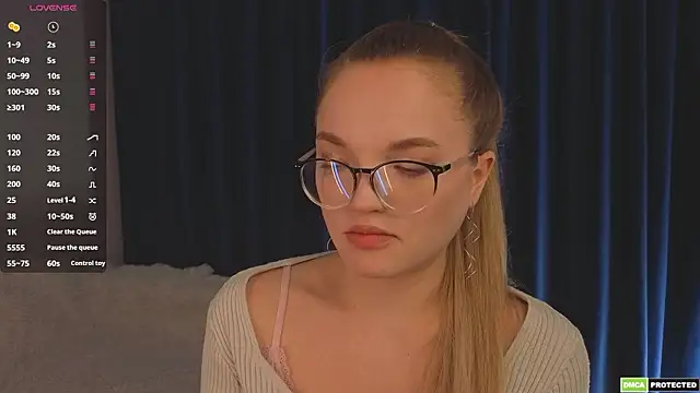 JulieLupo online show from March 29, 6:24 am