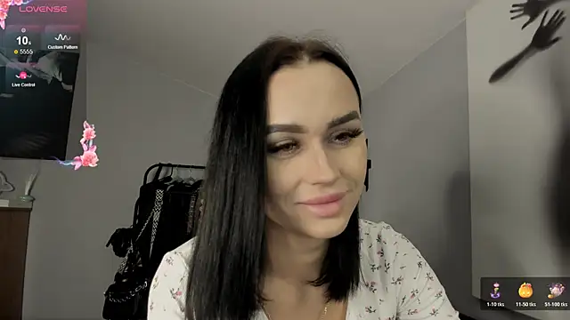 Snapshot of Lisa__Johnson chatting on November 12, 12:11 am Lisa Johnson online show from November 12, 12:11 am