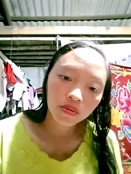 Snapshot of Minkine022 chatting on October 19, 9:10 am Minkine022 online show from October 19, 9:10 am