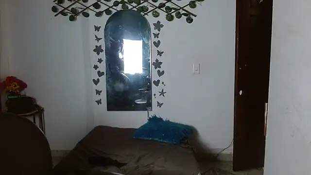 Ebony luna online show from March 28, 7:35 pm