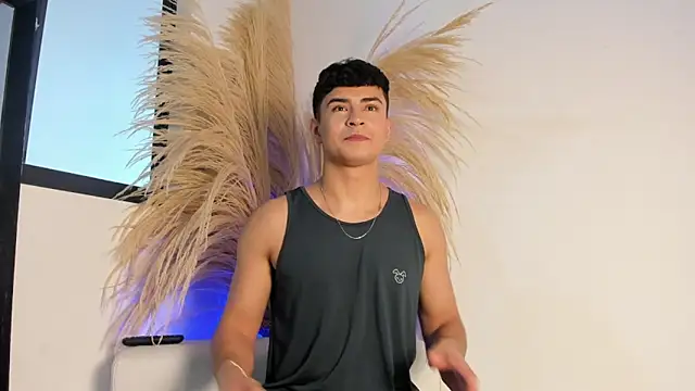 Snapshot of Thiago_Connor21 chatting on November 3, 6:53 pm Thiago Connor21 online show from November 3, 6:53 pm