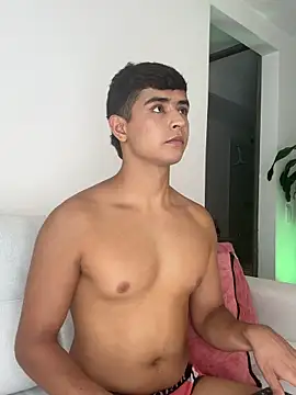 Thiago Connor21 online show from March 15, 8:15 pm