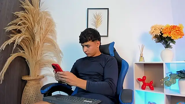 Thiago Connor21 online show from April 5, 8:28 pm