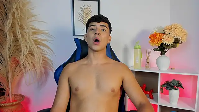 Snapshot of Thiago_Connor21 chatting on May 5, 11:35 pm Thiago Connor21 online show from May 5, 11:35 pm