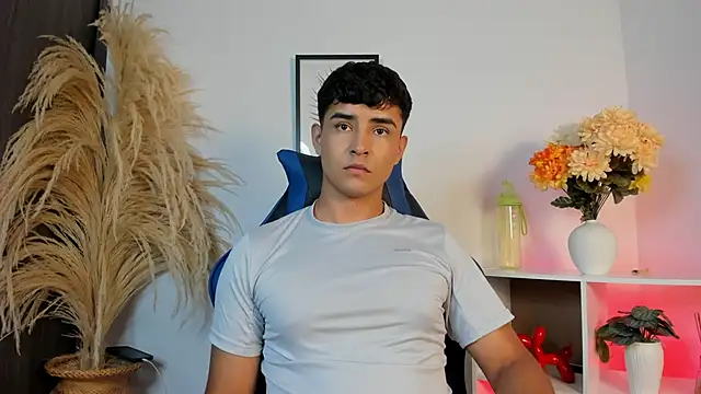 Snapshot of Thiago_Connor21 chatting on May 11, 11:46 pm Thiago Connor21 online show from May 11, 11:46 pm