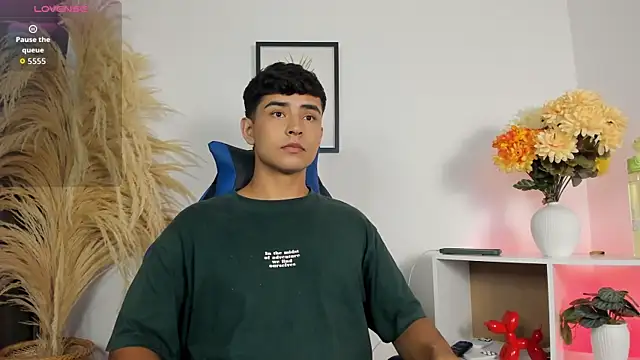 Snapshot of Thiago_Connor21 chatting on May 14, 11:33 pm Thiago Connor21 online show from May 14, 11:33 pm