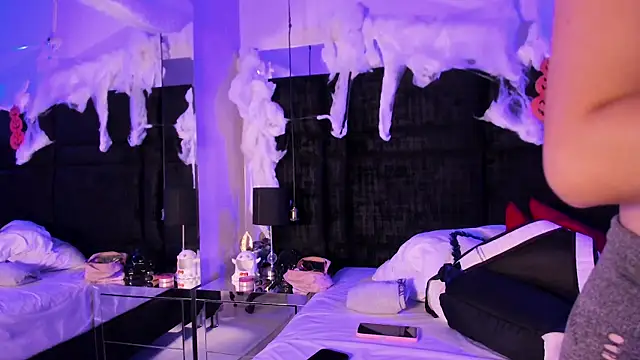 Snapshot of Latin_Pleasures chatting on October 23, 8:18 pm Latin Pleasures online show from October 23, 8:18 pm