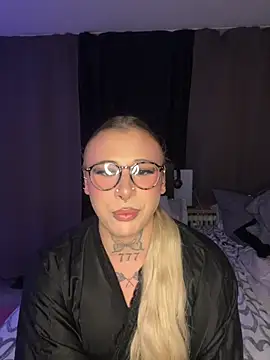 Snapshot of Kimberly-sweety chatting on October 15, 7:25 pm Kimberly-sweety online show from October 15, 7:25 pm