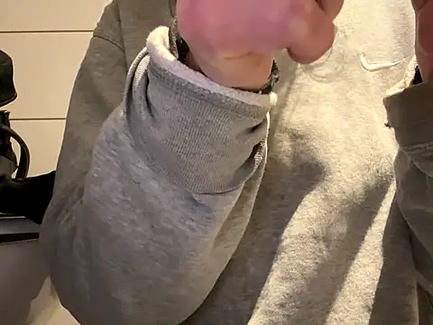 pleasedontpressaredburton online show from October 16, 8:21 pm