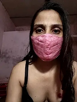 DIVINEDIVAA online show from October 13, 9:15 pm