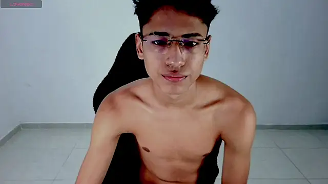 Im david02 online show from April 8, 1:11 pm