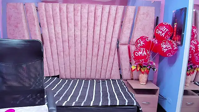 sarah sweett  online show from December 21, 3:08 pm