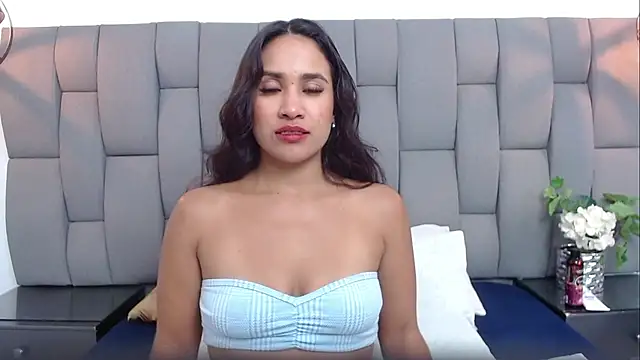 Snapshot of Emilysweet2 chatting on October 25, 12:34 pm Emilysweet2 online show from October 25, 12:34 pm