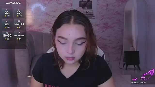 mia foster t online show from February 28, 1:23 pm