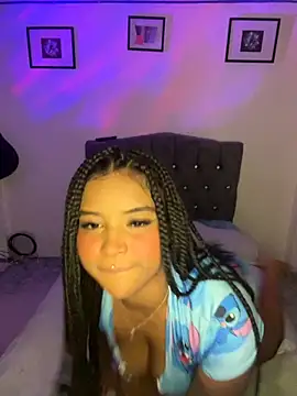 mitschellfox21 online show from October 22, 4:24 am