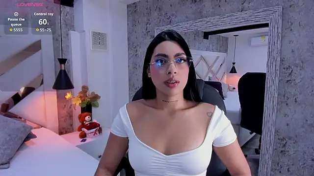 Vanessa Rain  online show from January 17, 6:00 pm