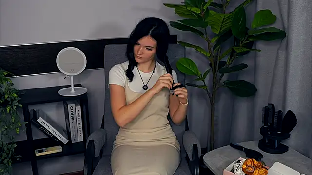 Snapshot of BettieBourque chatting on October 3, 3:53 pm BettieBourque online show from October 3, 3:53 pm