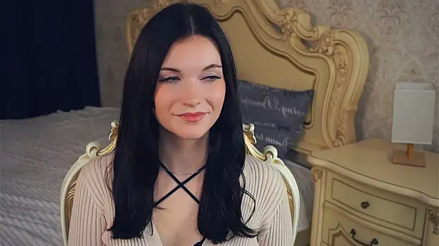 Snapshot of BettieBourque chatting on October 8, 5:43 pm BettieBourque online show from October 8, 5:43 pm