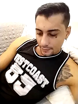 Snapshot of gooddboy01 chatting on October 17, 7:38 pm gooddboy01 online show from October 17, 7:38 pm