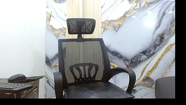 Snapshot of TimmCloud chatting on December 13, 7:53 pm TimmCloud online show from December 13, 7:53 pm